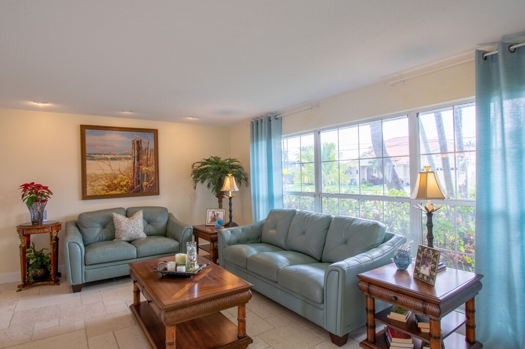 Photo of Livingroom in Island Estate