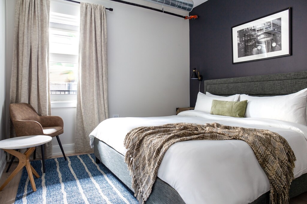 Photo of Bedroom in Lakeview