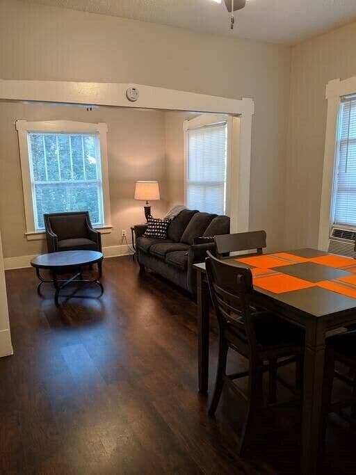 Photo of Livingroom in New Pathways