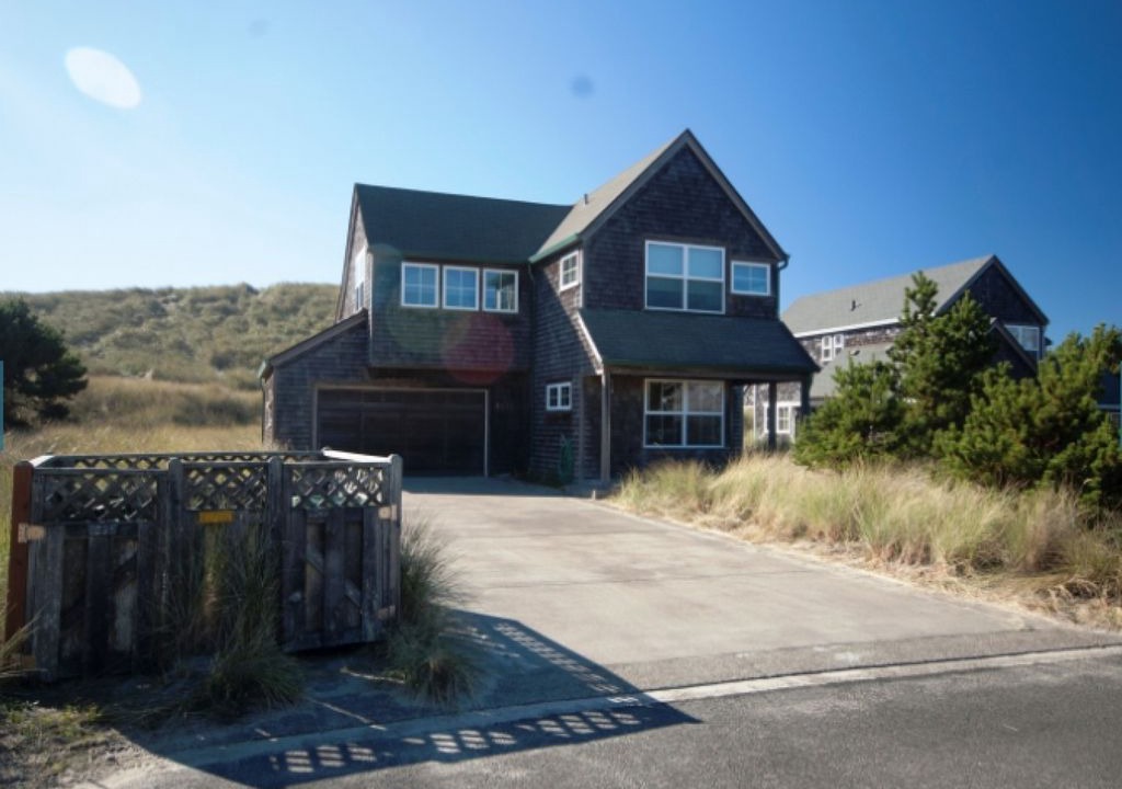 Photo of Buildings in Shorepine Village