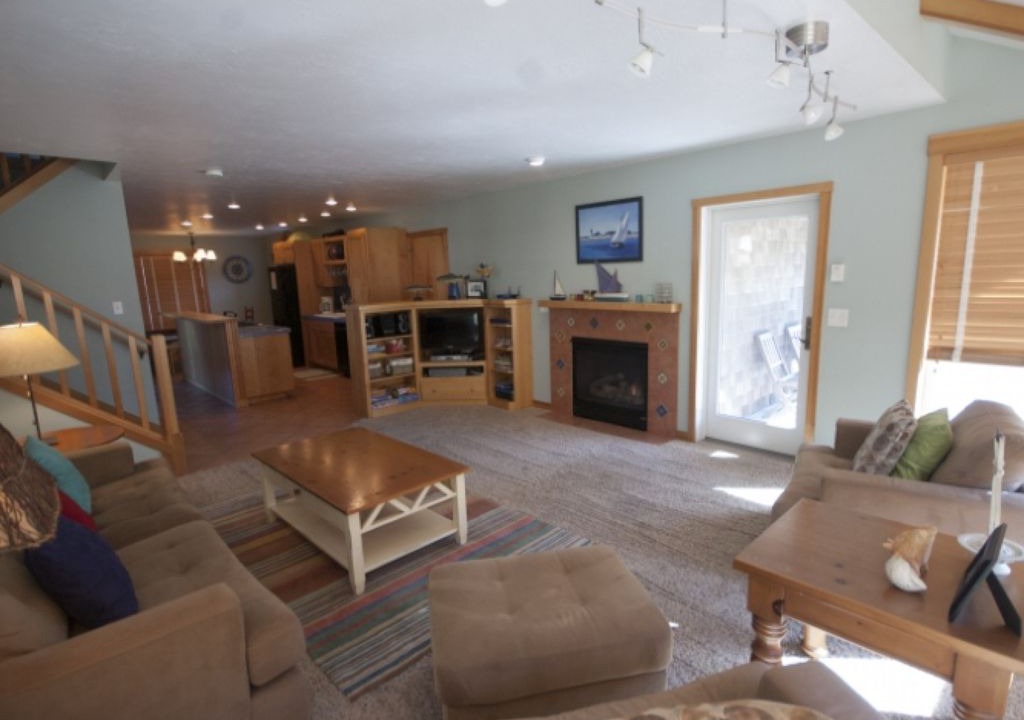 Photo of Livingroom in Shorepine Village