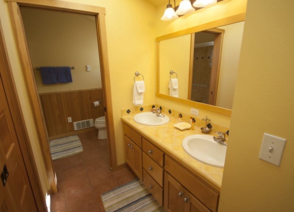 Photo of Bathroom in Shorepine Village