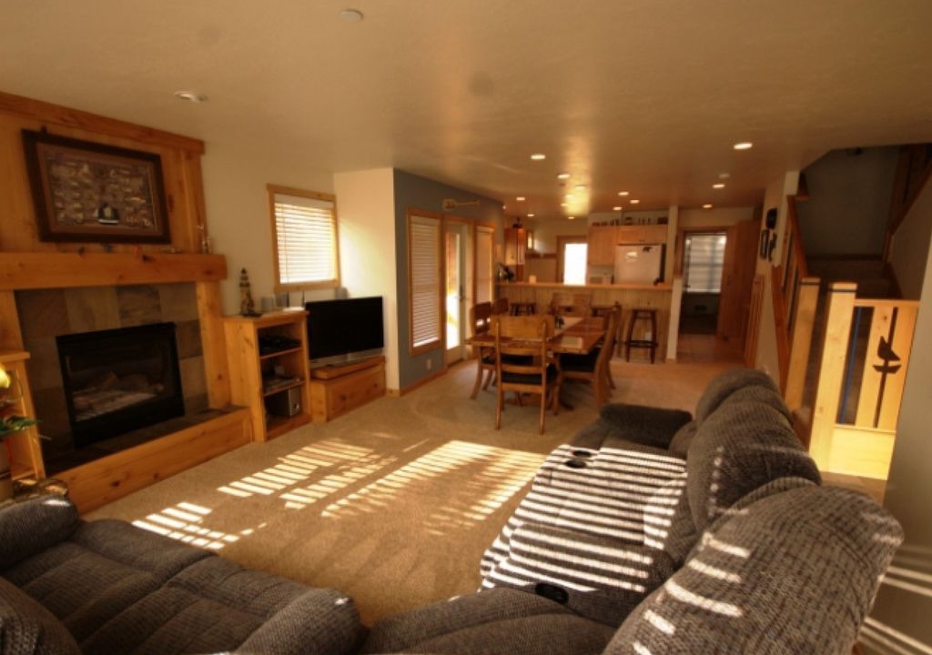 Photo of Livingroom in Shorepine Village