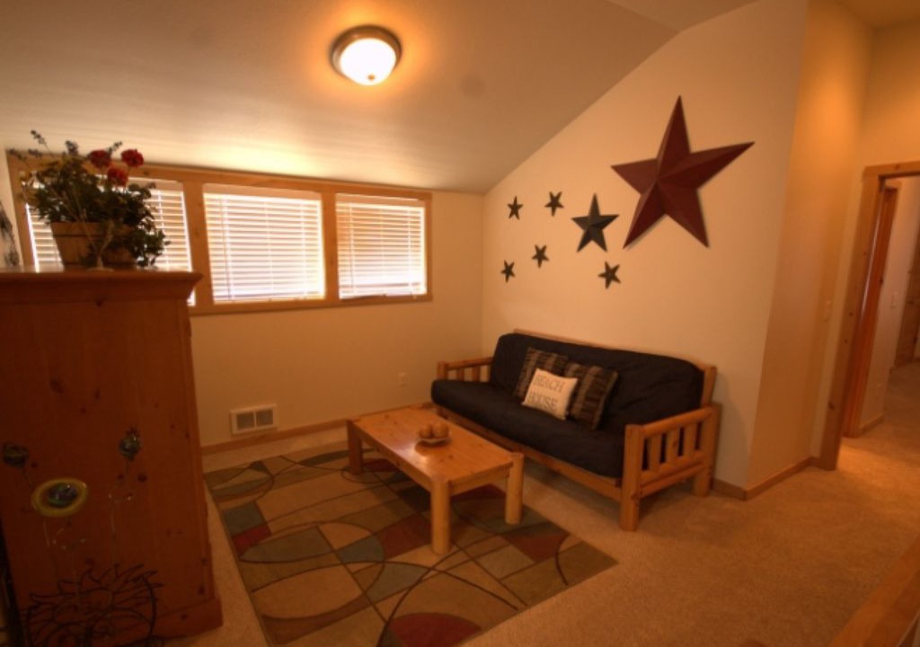 Photo of Livingroom in Shorepine Village