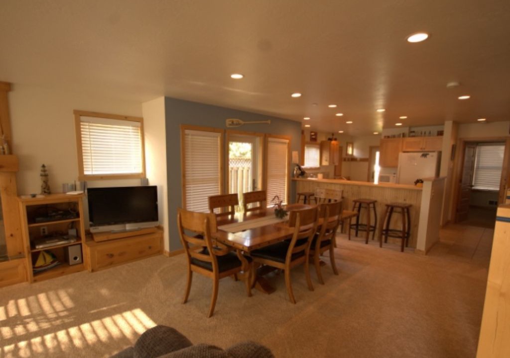 Photo of Livingroom in Shorepine Village