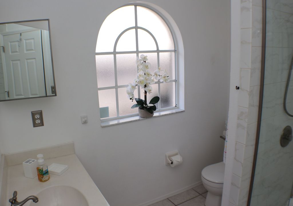 Photo of Bathroom in Windward Cay