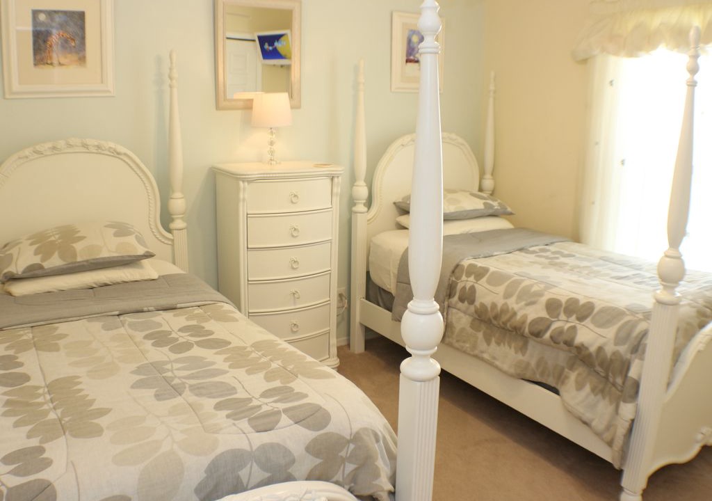 Photo of Bedroom in Windward Cay