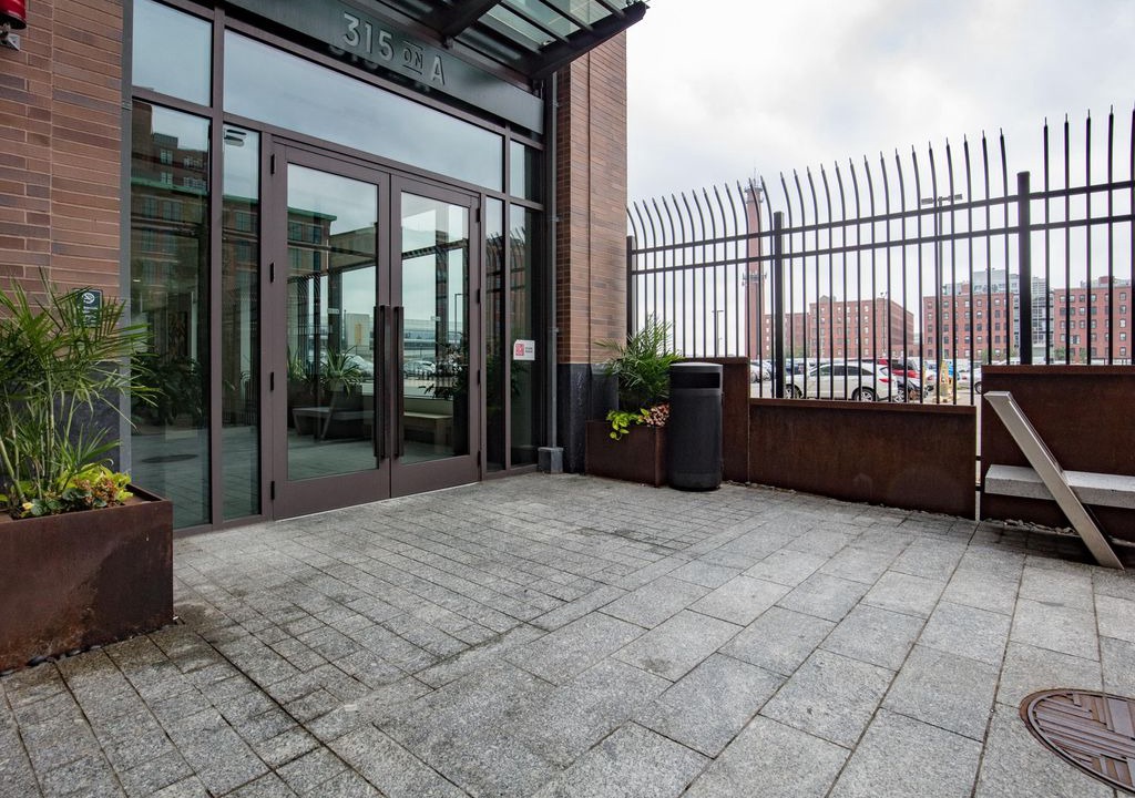 Photo of Others in Fort Point