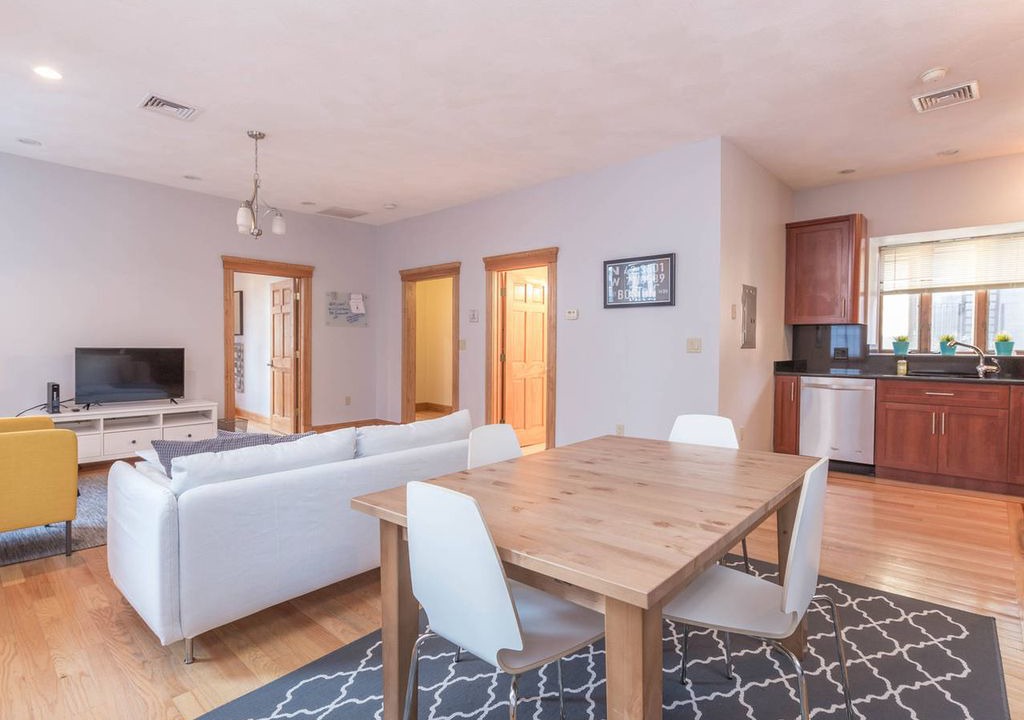 Photo of Livingroom in North End