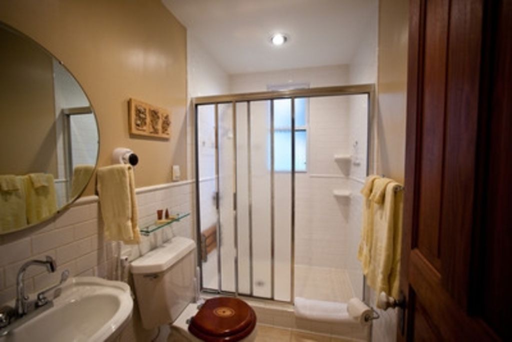 Photo of Bathroom in Endion
