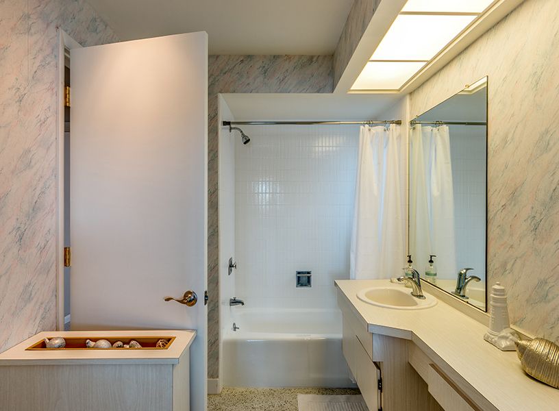 Photo of Bathroom in Island Estate