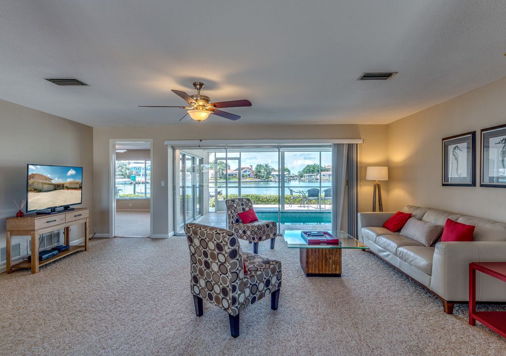 Photo of Livingroom in Island Estate