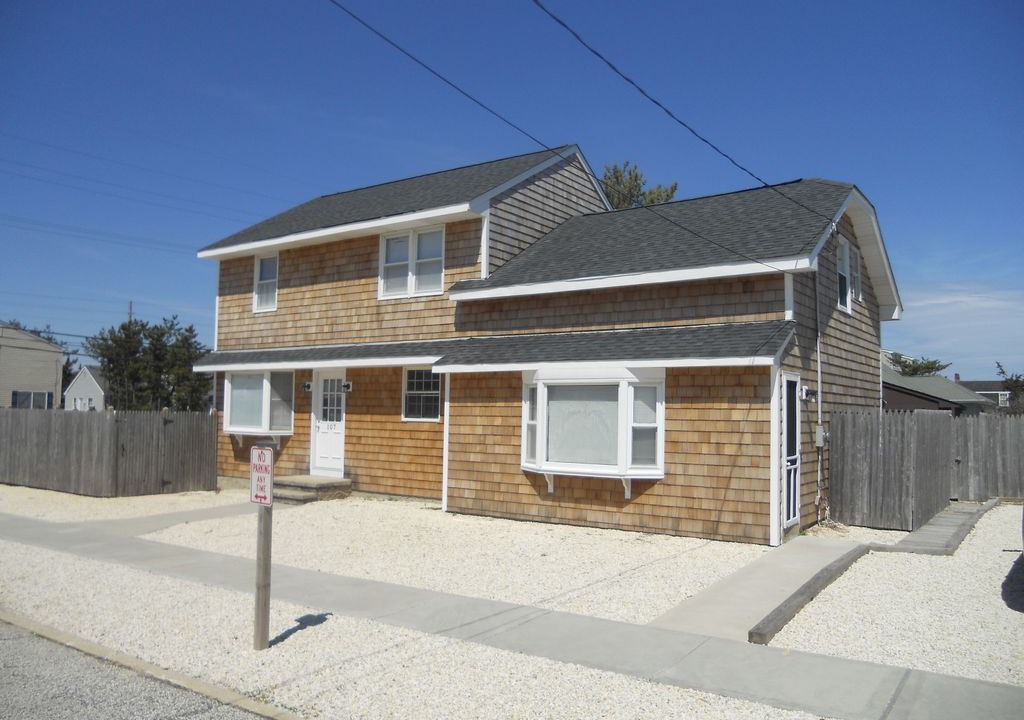 Photo of Buildings in Mantoloking