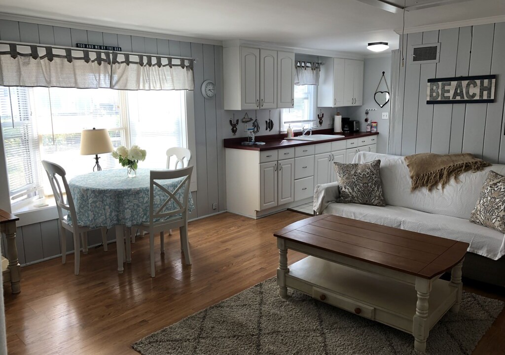 Photo of Livingroom in West Hyannisport
