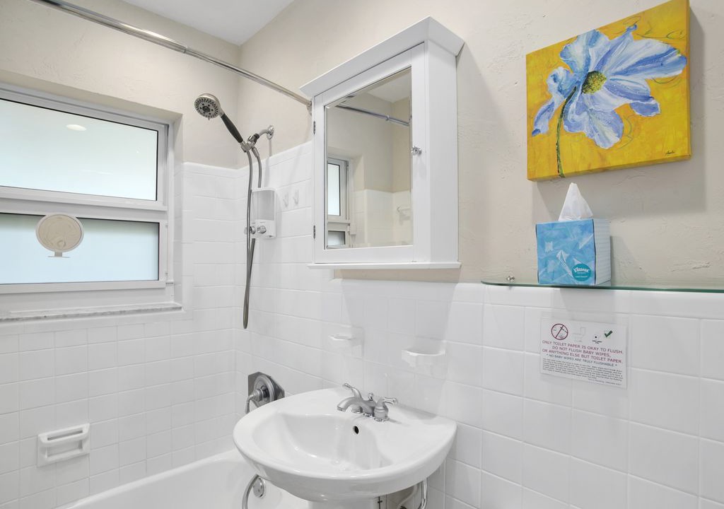 Photo of Bathroom in South Middle River