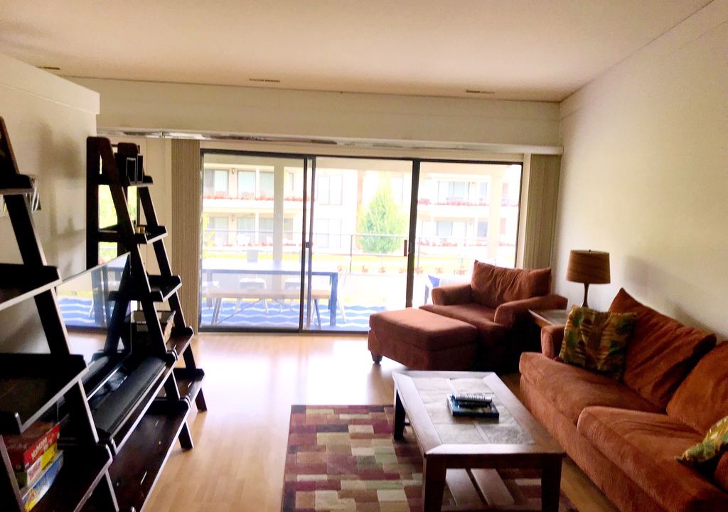 Photo of Livingroom in Fontana-on-Geneva Lake