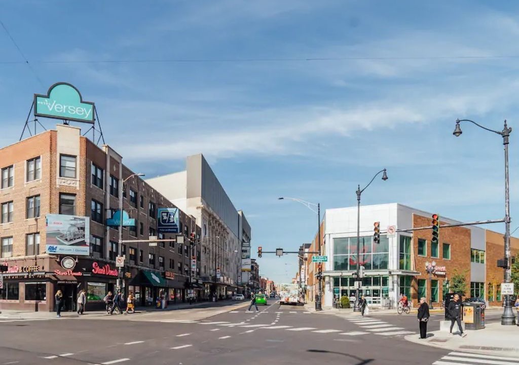 Photo of Buildings in Lake View East