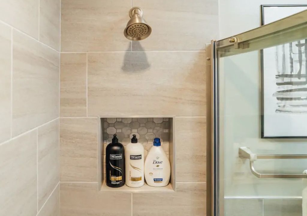 Photo of Bathroom in Lake View East