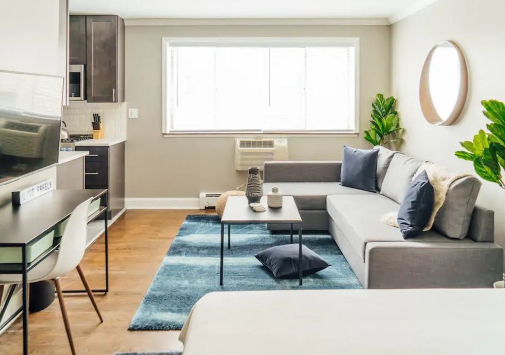 Photo of Livingroom in Lake View East
