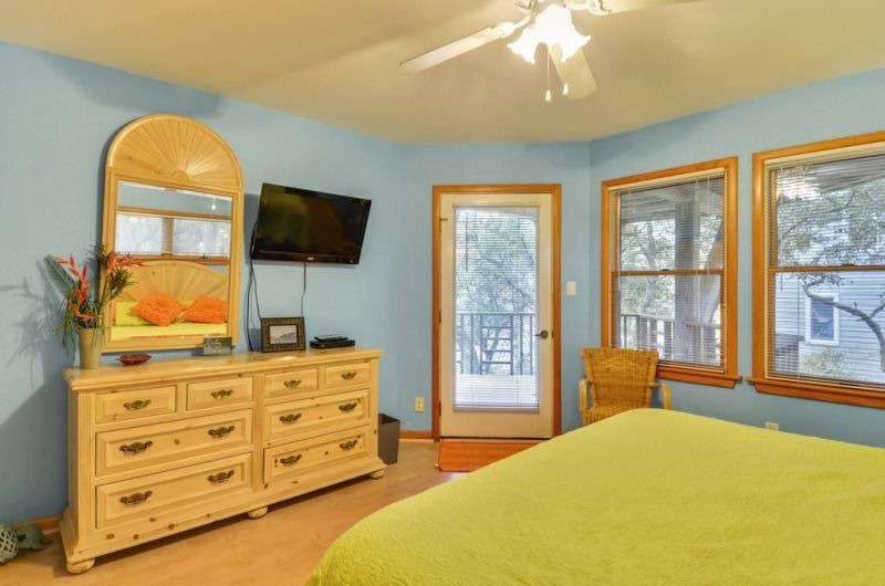 Photo of Bedroom in Monteray Shores