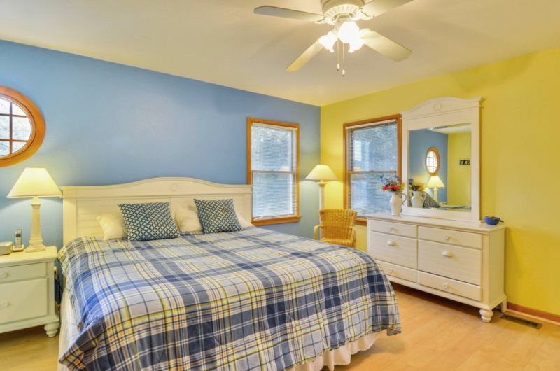 Photo of Bedroom in Monteray Shores