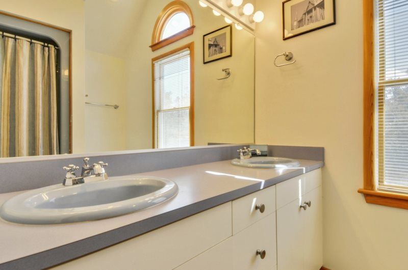 Photo of Bathroom in Monteray Shores