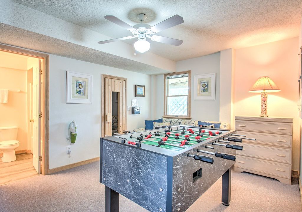 Photo of Livingroom in Monteray Shores