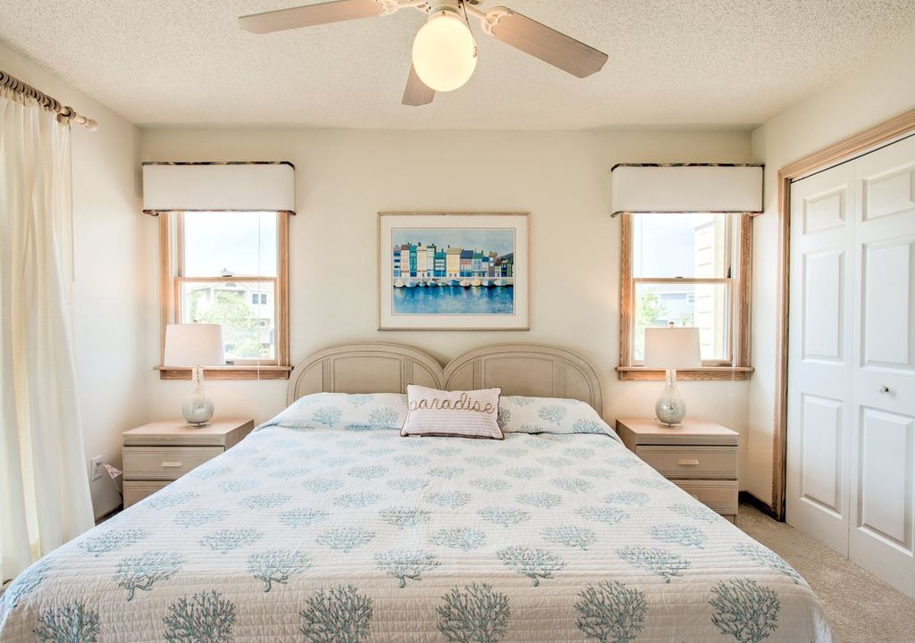 Photo of Bedroom in Monteray Shores