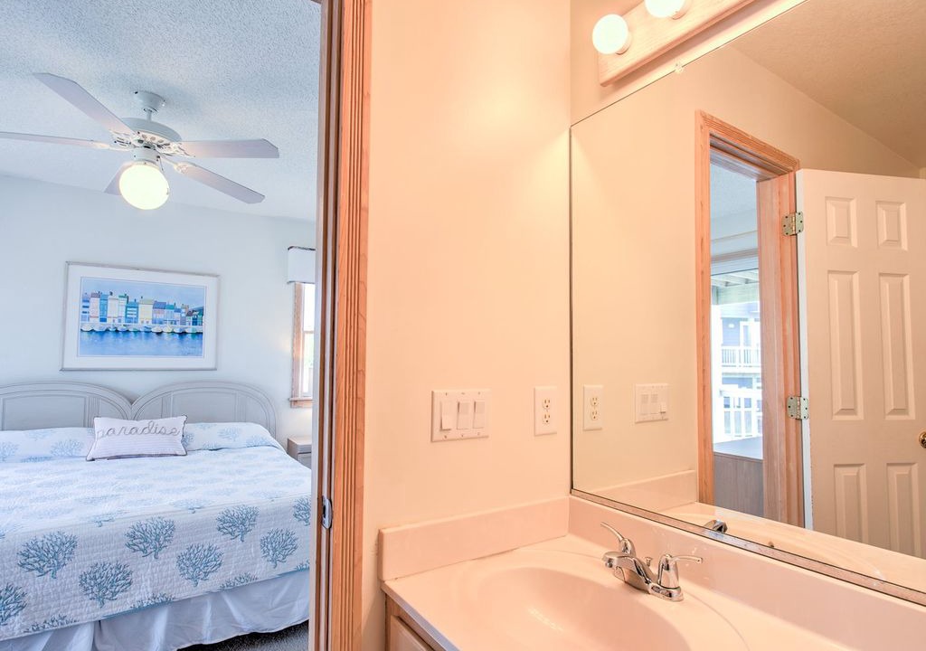 Photo of Bathroom in Monteray Shores