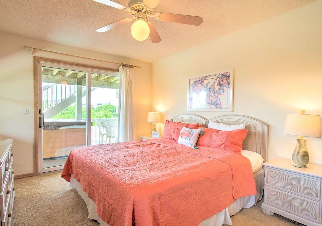 Photo of Bedroom in Monteray Shores