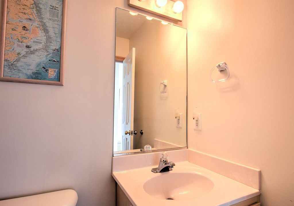 Photo of Bathroom in Monteray Shores