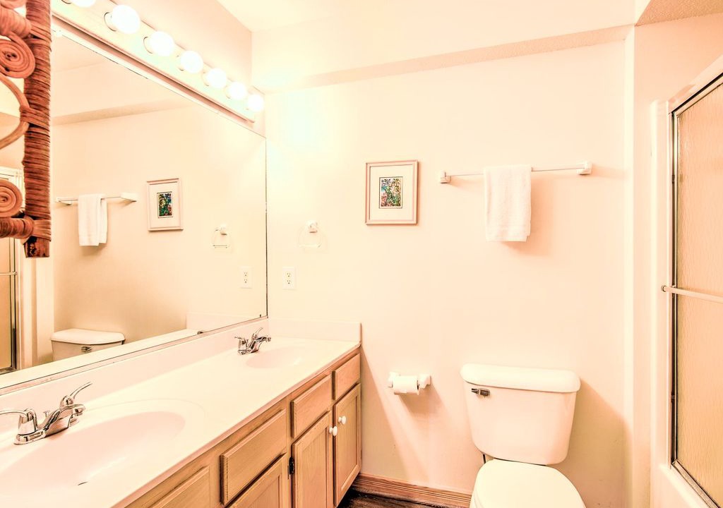 Photo of Bathroom in Monteray Shores