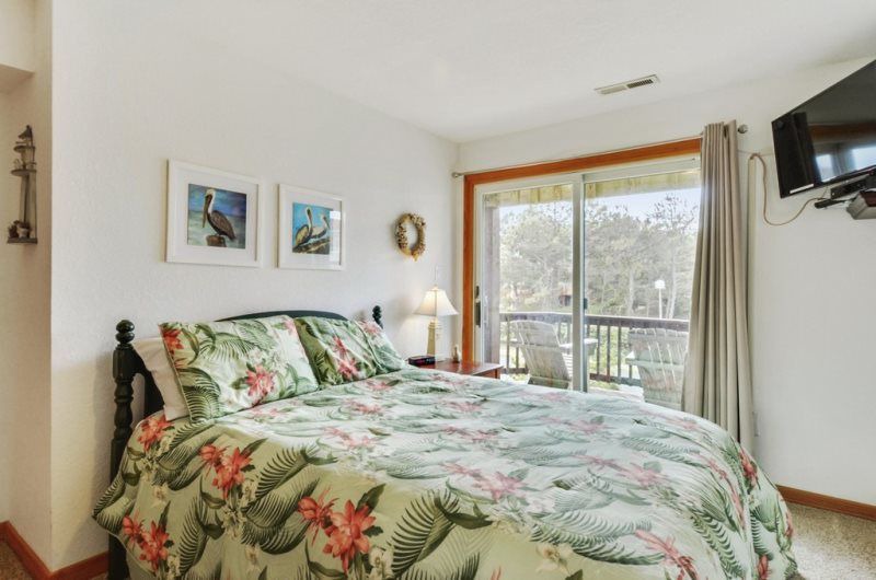 Photo of Bedroom in Monteray Shores