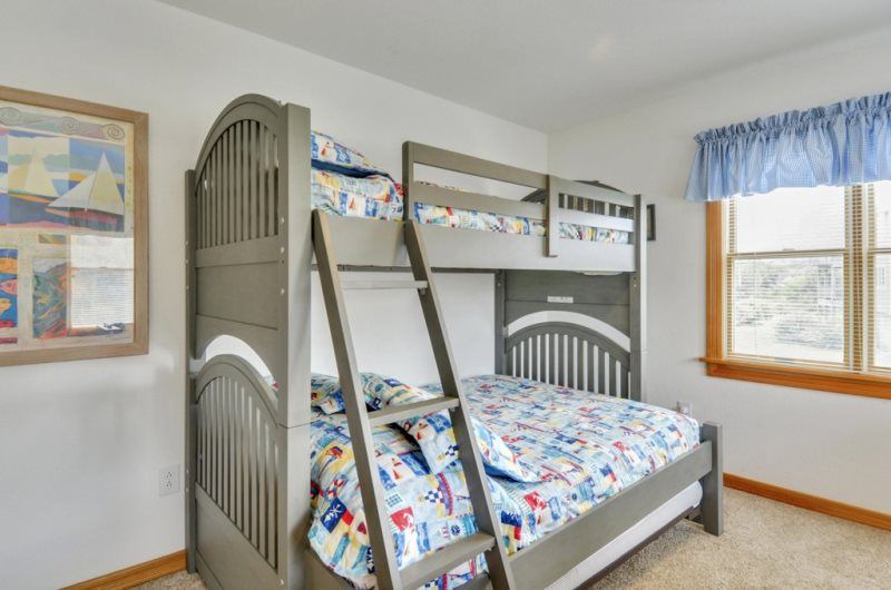 Photo of Bedroom in Monteray Shores
