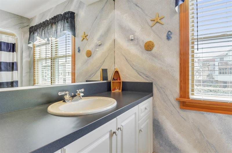 Photo of Bathroom in Monteray Shores
