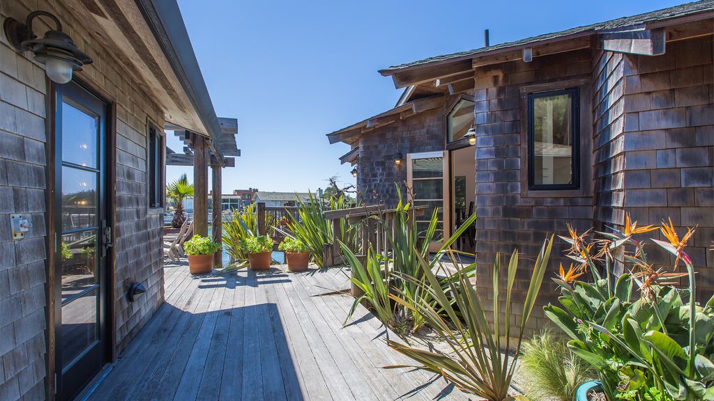 Photo of Buildings in Stinson Beach