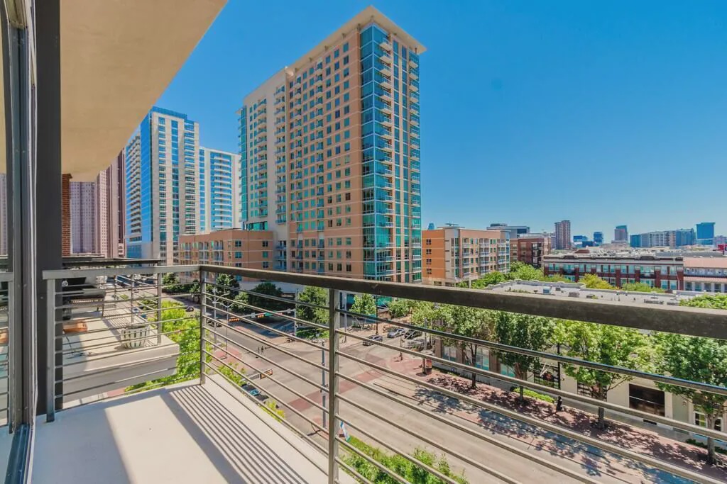 Photo of Buildings in Cityplace
