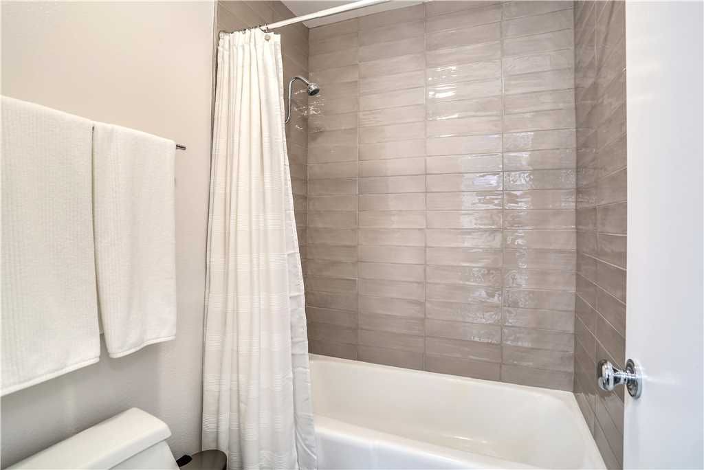 Photo of Bathroom in Canyon Corridor