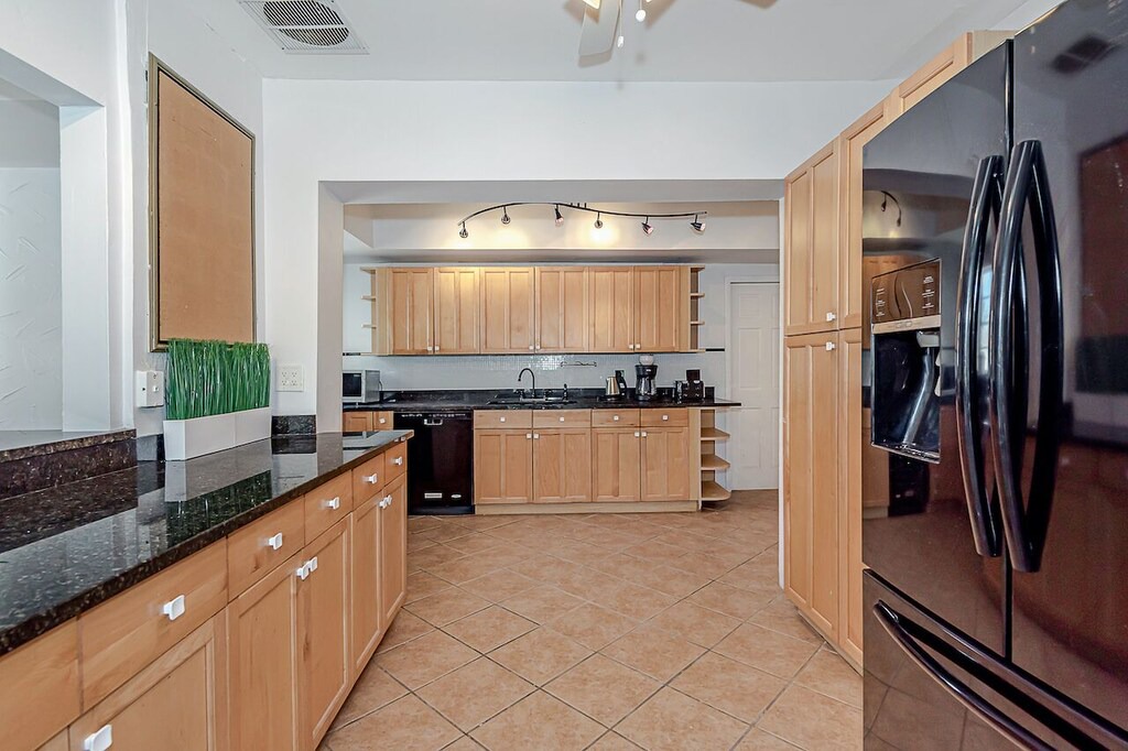 Photo of Kitchen in North Bay Village