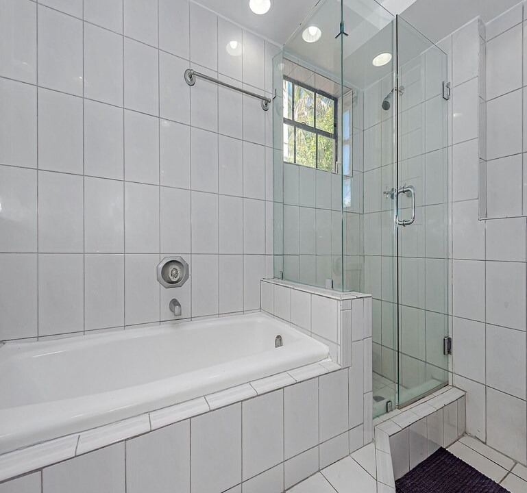 Photo of Bathroom in North Bay Village