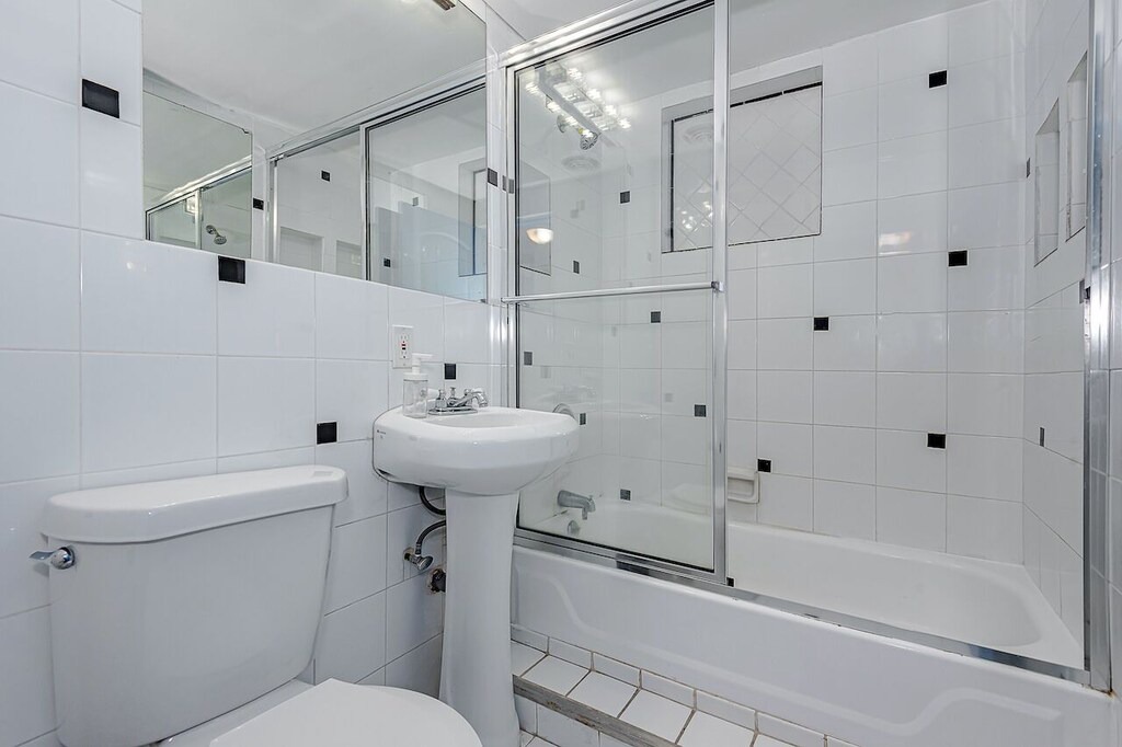 Photo of Bathroom in North Bay Village
