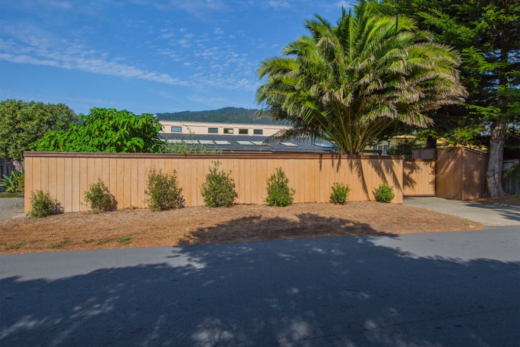 Photo of Buildings in Stinson Beach