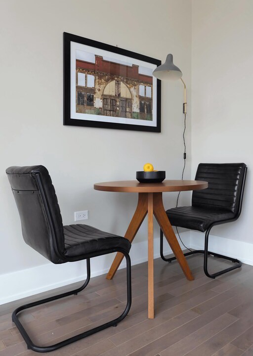 Photo of Livingroom in River North