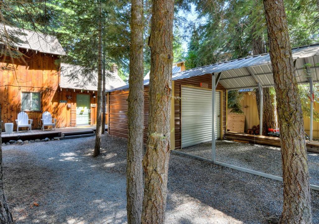Photo of Buildings in Tahoe Pines