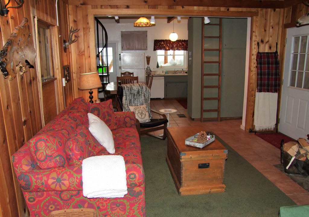 Photo of Livingroom in Tahoe Pines
