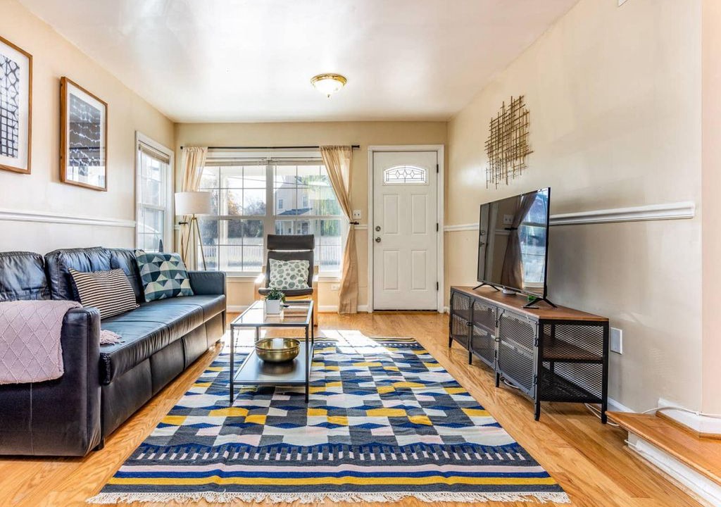 Photo of Livingroom in Bluemont
