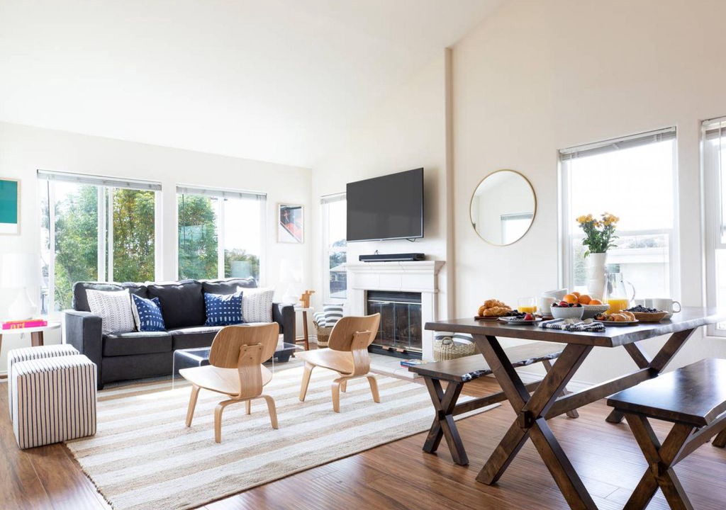 Photo of Livingroom in North Pacific Beach