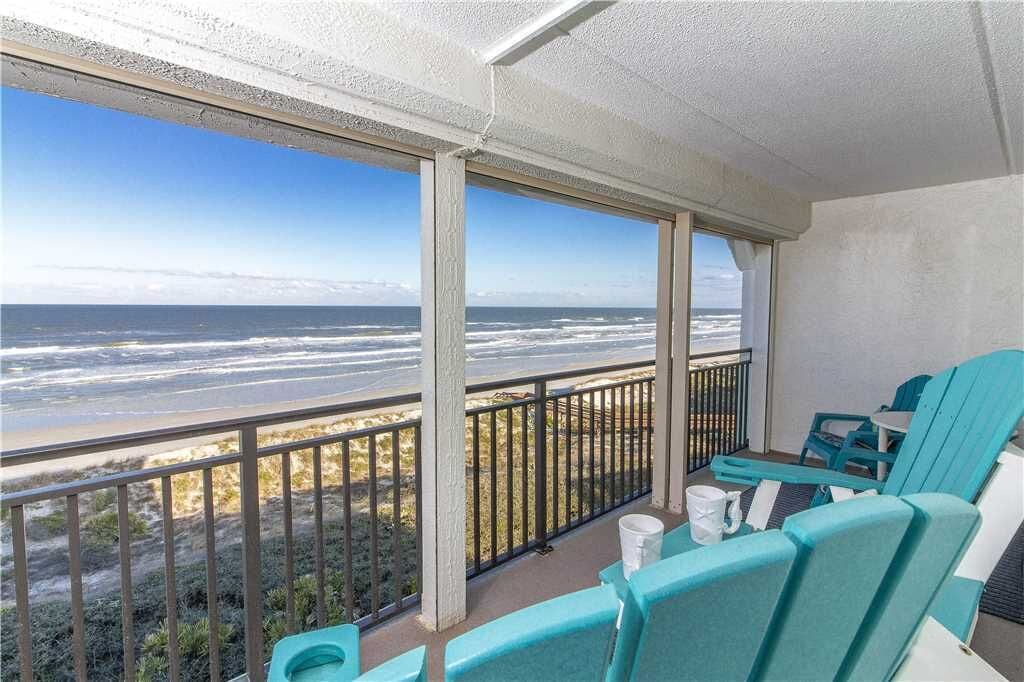 Photo of Patio Balcony in Crescent Beach
