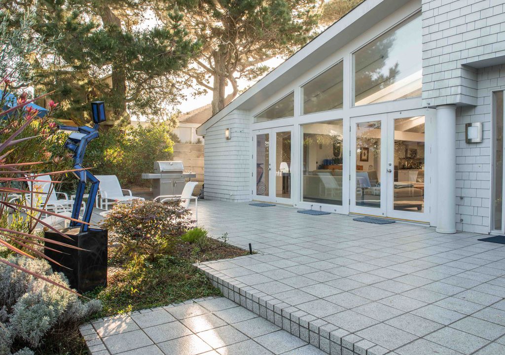 Photo of Buildings in Stinson Beach