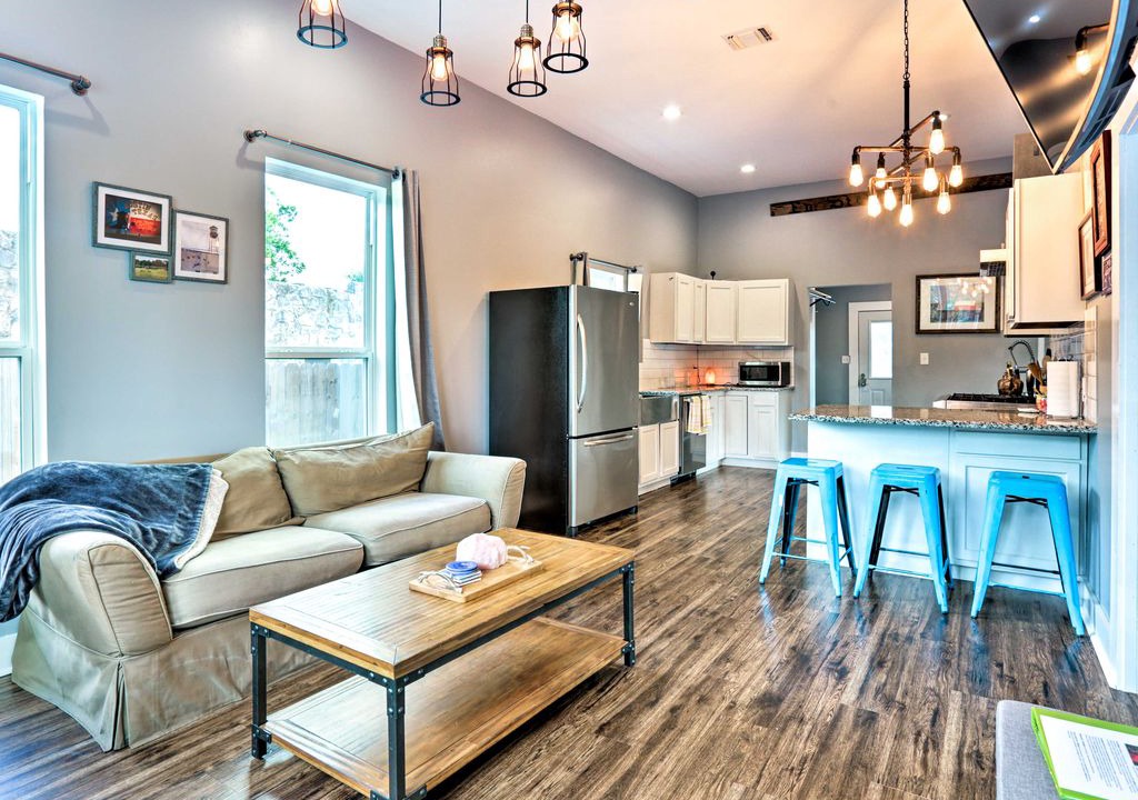 Photo of Livingroom in Beacon Hill